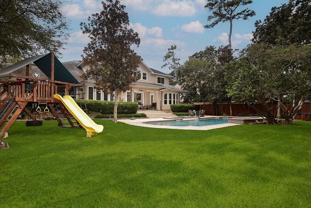 10 Snow Pond Place, The Woodlands, TX 77382