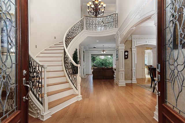 10 Snow Pond Place, The Woodlands, TX 77382