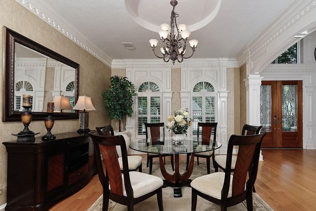 10 Snow Pond Place, The Woodlands, TX 77382