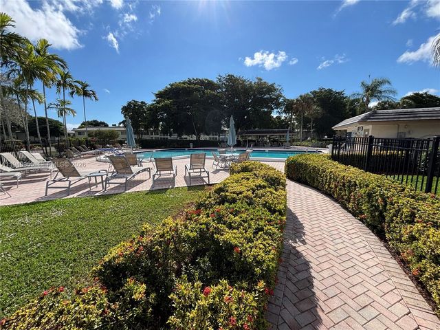 4602 Martinique Way E3, Coconut Creek, FL 33066