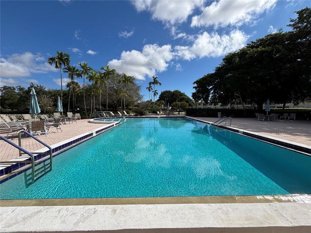 4602 Martinique Way E3, Coconut Creek, FL 33066