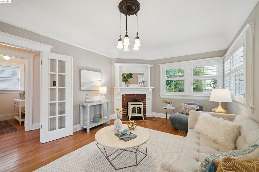 Image 10 of property listing at 2903 Wheeler St, Berkeley, CA 94705