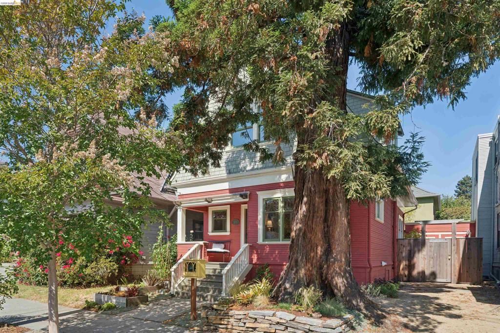 Image 2 of property listing at 2903 Wheeler St, Berkeley, CA 94705