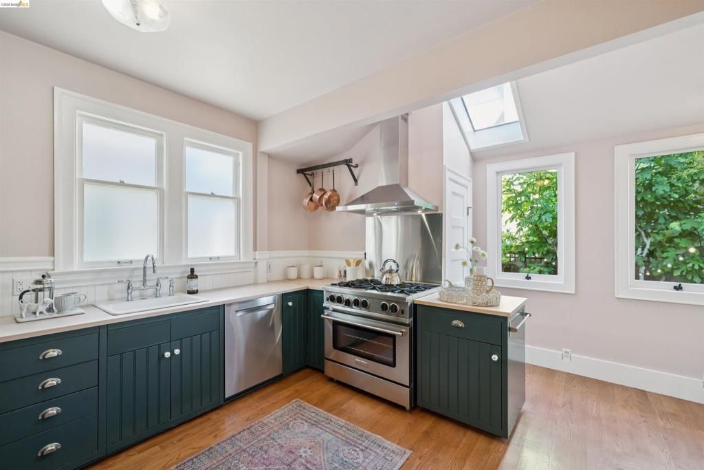 Image 22 of property listing at 2903 Wheeler St, Berkeley, CA 94705