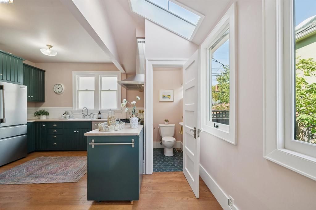 Image 23 of property listing at 2903 Wheeler St, Berkeley, CA 94705