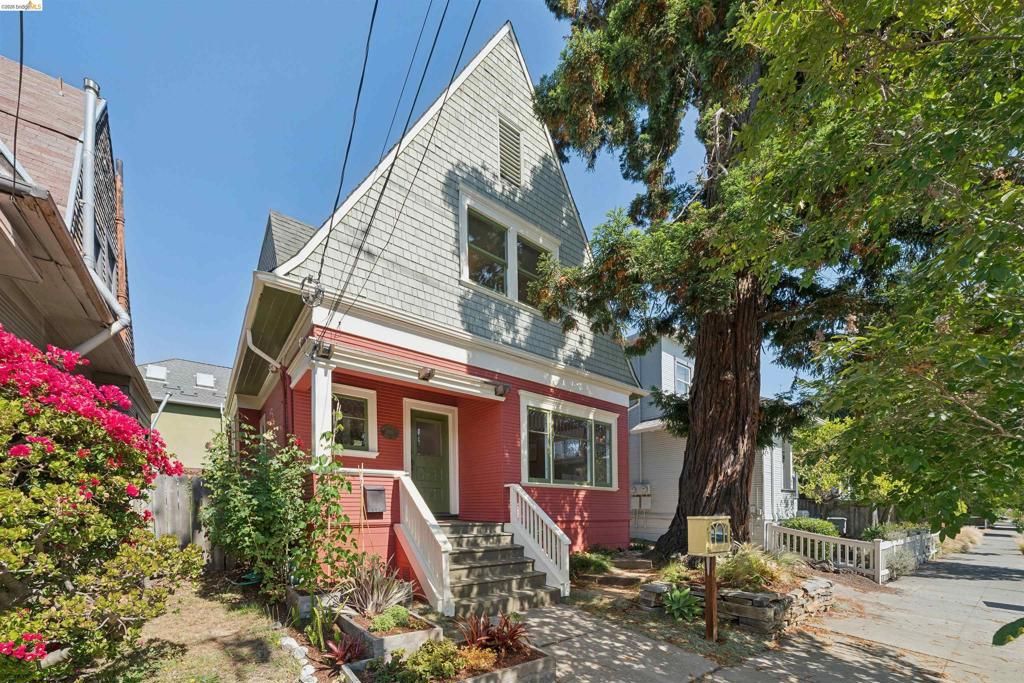 Image 3 of property listing at 2903 Wheeler St, Berkeley, CA 94705