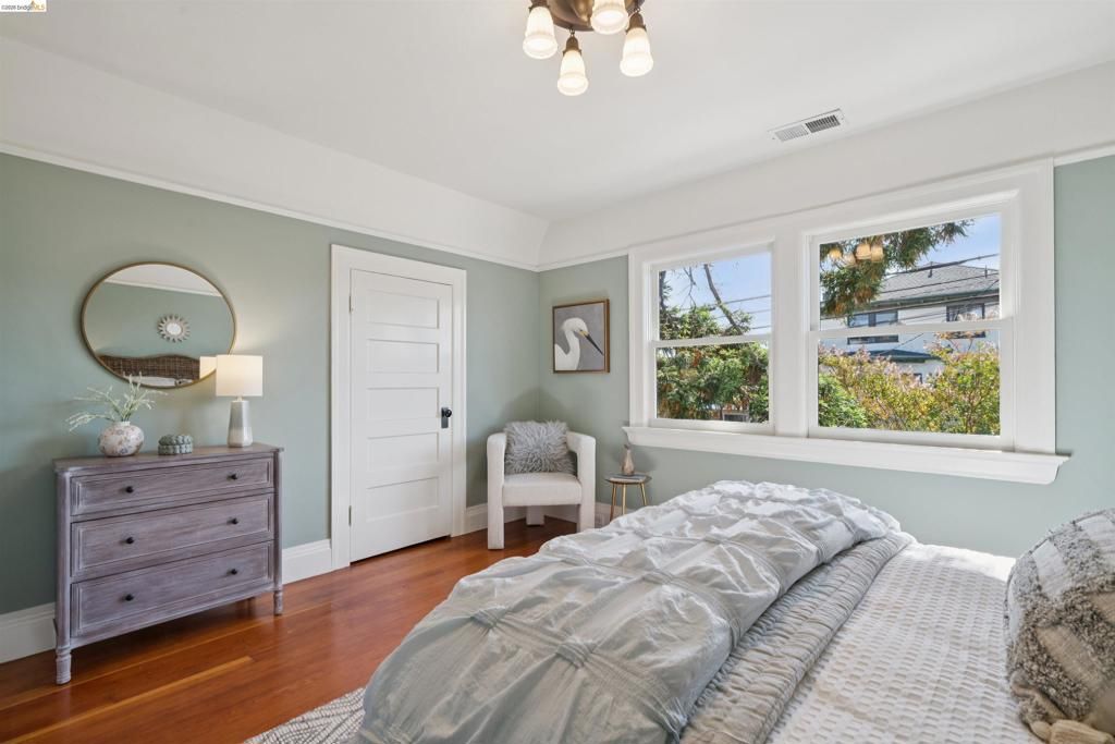 Image 30 of property listing at 2903 Wheeler St, Berkeley, CA 94705