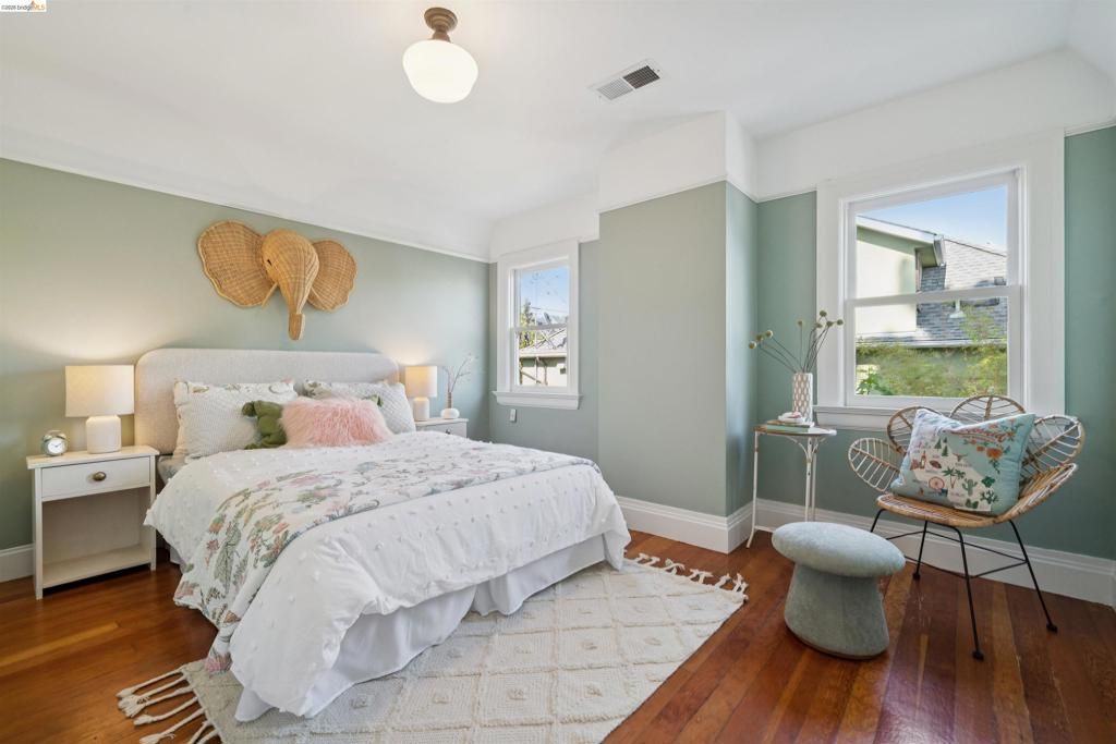 Image 32 of property listing at 2903 Wheeler St, Berkeley, CA 94705