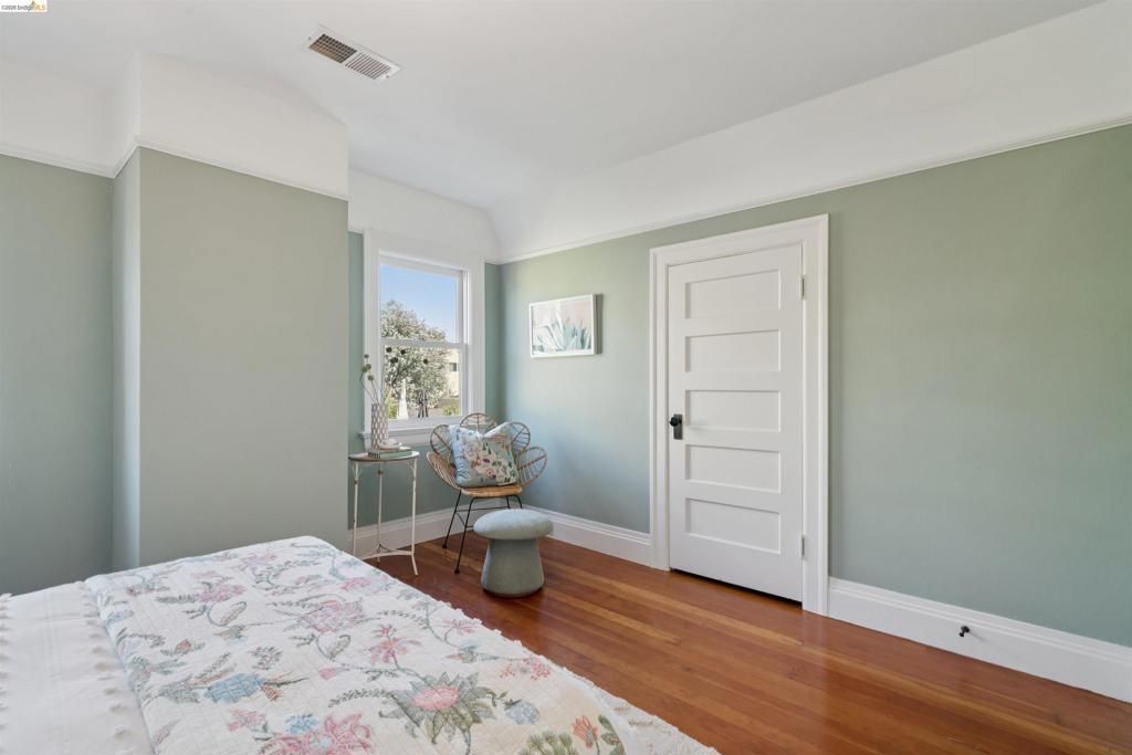 Image 33 of property listing at 2903 Wheeler St, Berkeley, CA 94705