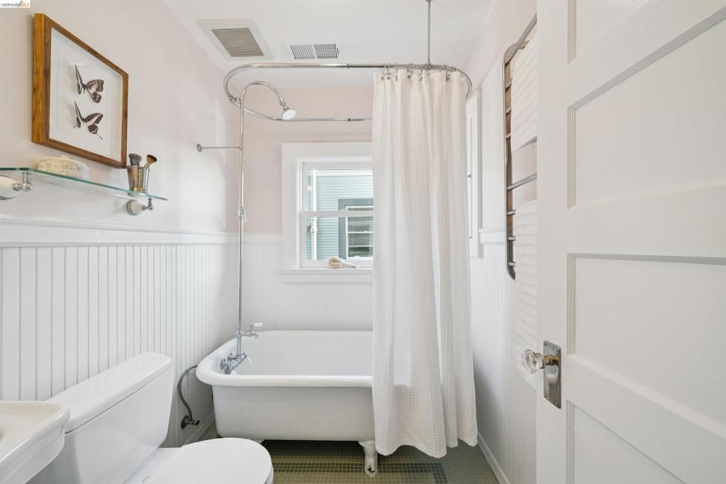 Image 35 of property listing at 2903 Wheeler St, Berkeley, CA 94705