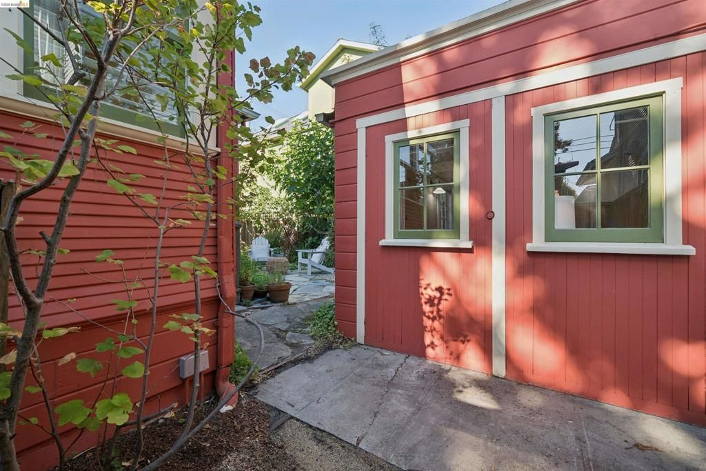Image 40 of property listing at 2903 Wheeler St, Berkeley, CA 94705