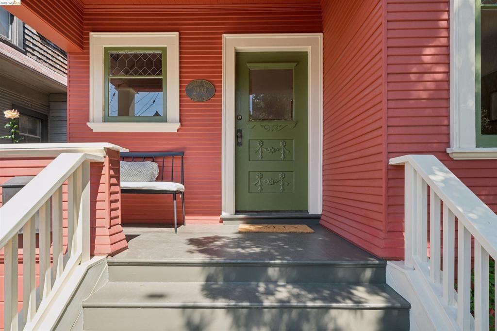 Image 5 of property listing at 2903 Wheeler St, Berkeley, CA 94705