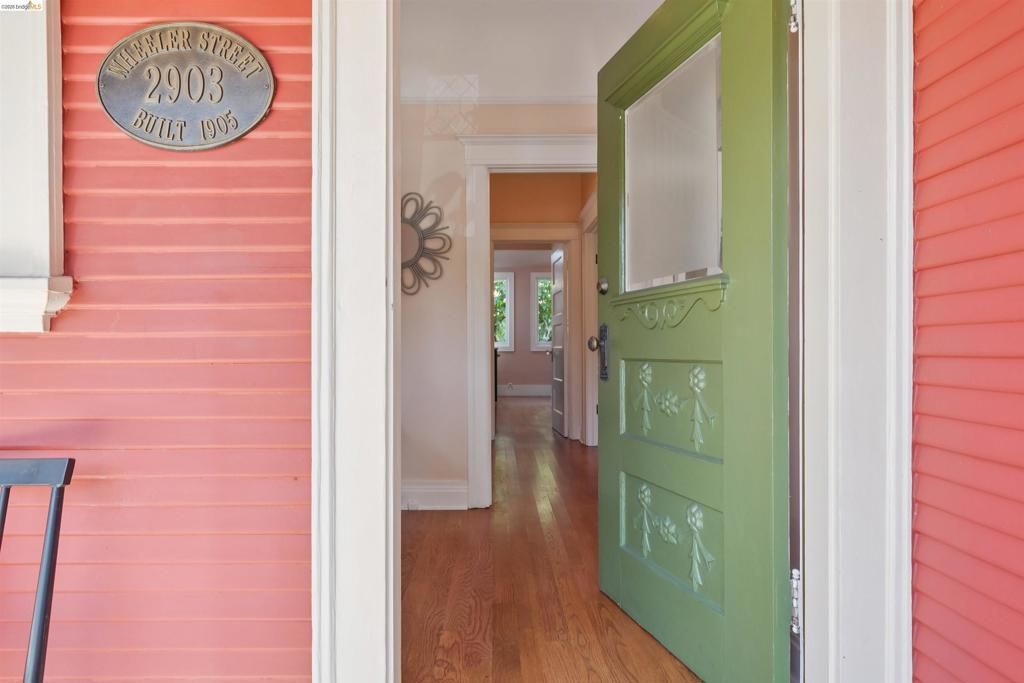 Image 6 of property listing at 2903 Wheeler St, Berkeley, CA 94705