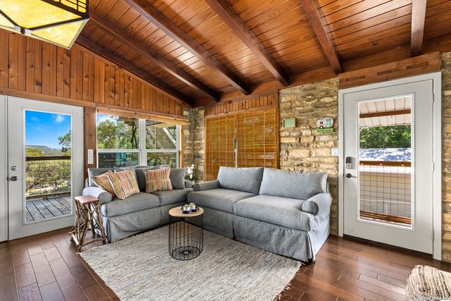 520 Lake Forest, Canyon Lake, TX 78133