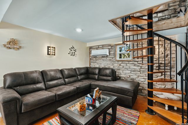 520 Lake Forest, Canyon Lake, TX 78133