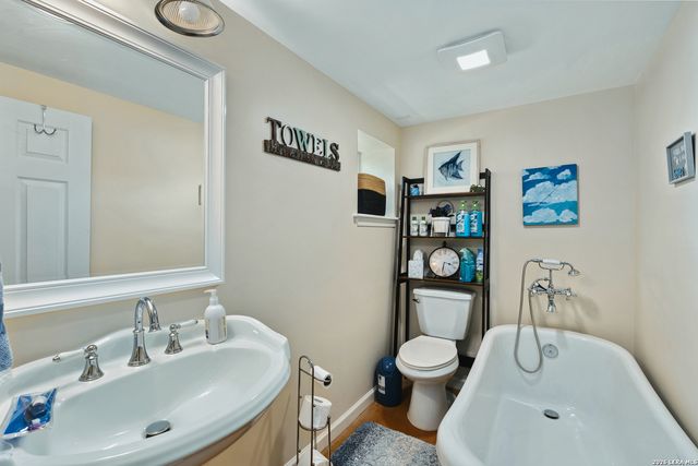 520 Lake Forest, Canyon Lake, TX 78133