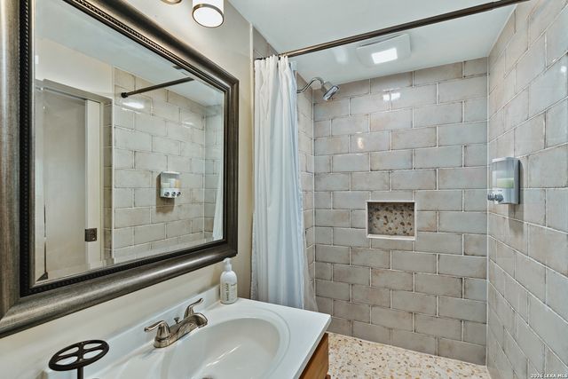 520 Lake Forest, Canyon Lake, TX 78133