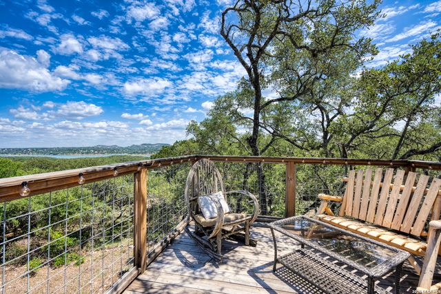 520 Lake Forest, Canyon Lake, TX 78133