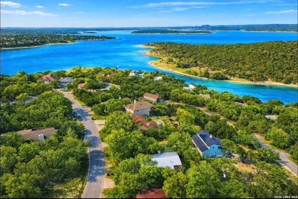 520 Lake Forest, Canyon Lake, TX 78133