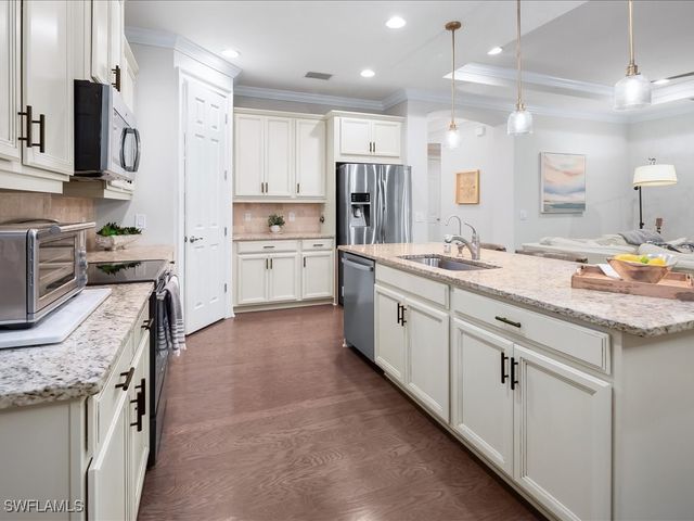 16242 Aberdeen WAY, Naples, FL 34110