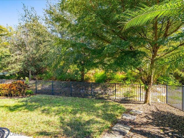 16242 Aberdeen WAY, Naples, FL 34110