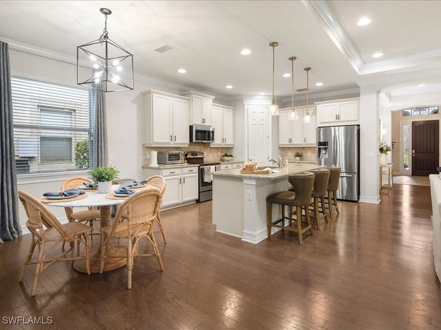 16242 Aberdeen WAY, Naples, FL 34110