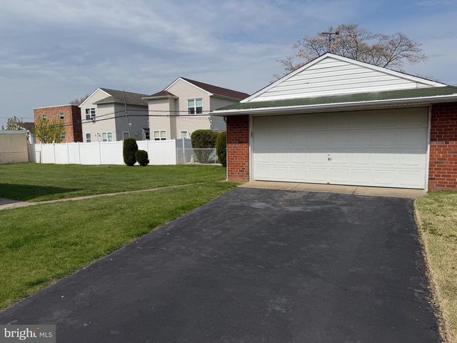 9234 GLENLOCH ST, Philadelphia, PA 19114