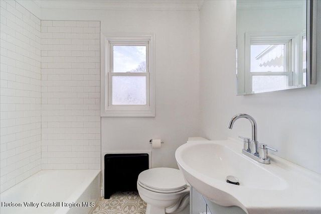 229 Bayard Street, Port Ewen, NY 12487