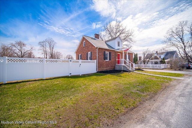 229 Bayard Street, Port Ewen, NY 12487