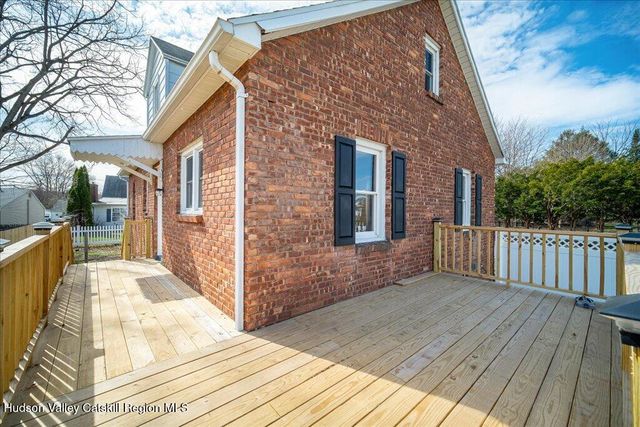 229 Bayard Street, Port Ewen, NY 12487