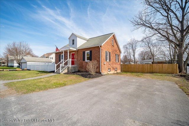 229 Bayard Street, Port Ewen, NY 12487