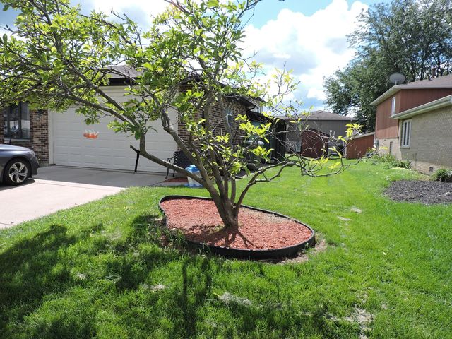 6931 Coachwood Trail, Tinley Park, IL 60477