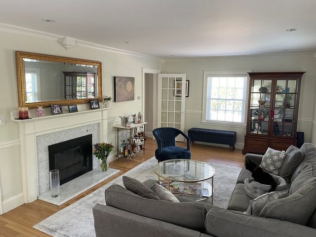 40 Lake Shore Rd SF, Boston, MA 02135