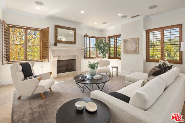 587 Entrada Drive, Santa Monica, CA 90402