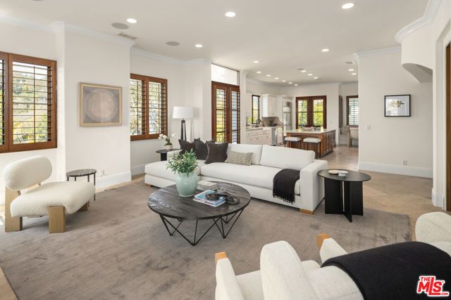 587 Entrada Drive, Santa Monica, CA 90402