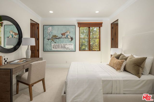 587 Entrada Drive, Santa Monica, CA 90402