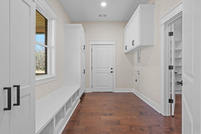 7000 Rolling Manor Drive, Benton, AR 72019