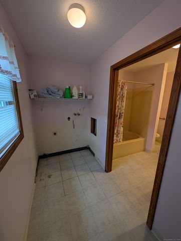 2 Cherokee Run, Bristol, CT 06001
