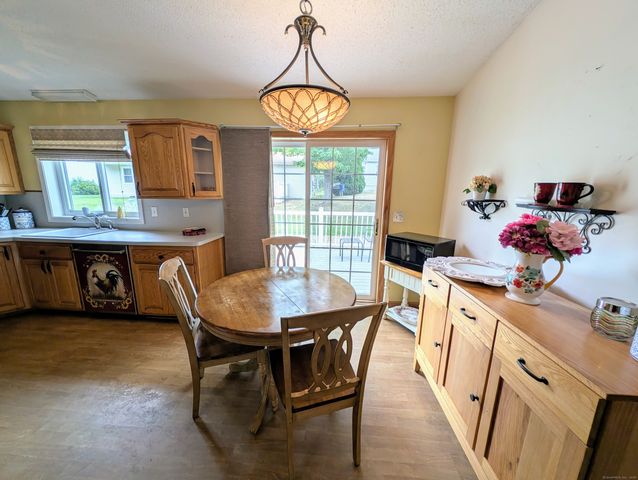 2 Cherokee Run, Bristol, CT 06001