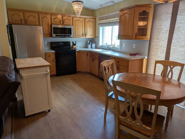 2 Cherokee Run, Bristol, CT 06001