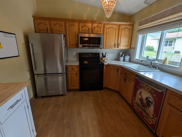 2 Cherokee Run, Bristol, CT 06001