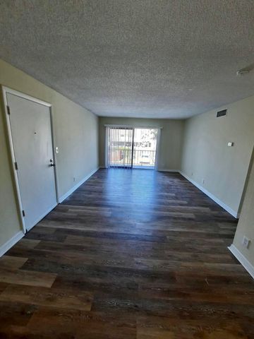 409 Executive Center Drive 208, West Palm Beach, FL 33401