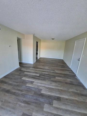 409 Executive Center Drive 208, West Palm Beach, FL 33401