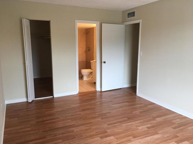 409 Executive Center Drive 208, West Palm Beach, FL 33401