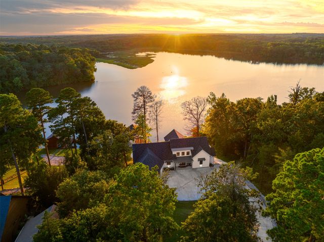 800 Camp Cypress Trail, Winnsboro, TX 75494