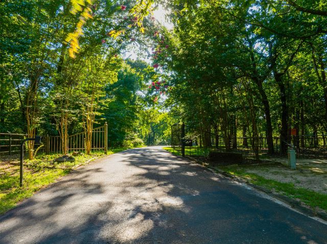 800 Camp Cypress Trail, Winnsboro, TX 75494