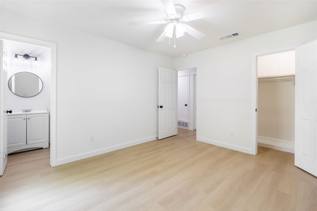 1021 Pleasant Valley Road, Garland, TX 75040
