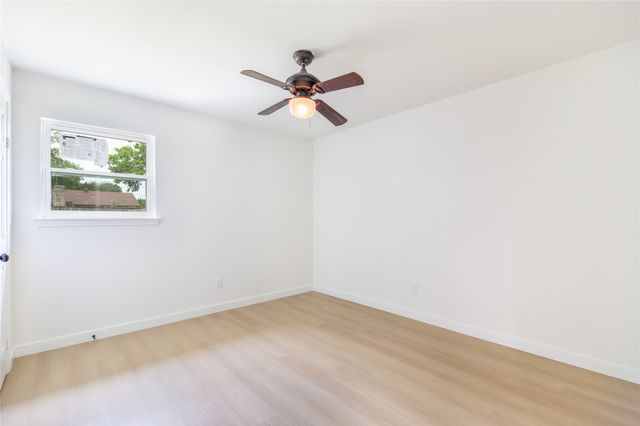 1021 Pleasant Valley Road, Garland, TX 75040
