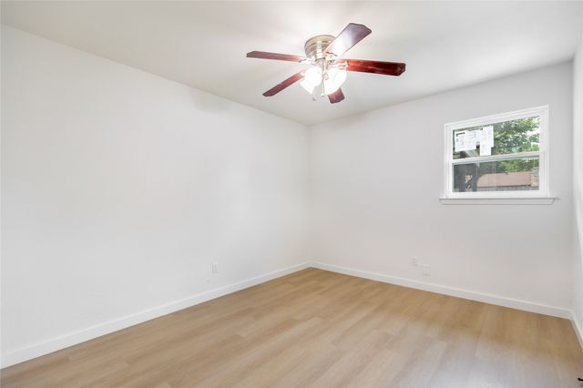 1021 Pleasant Valley Road, Garland, TX 75040