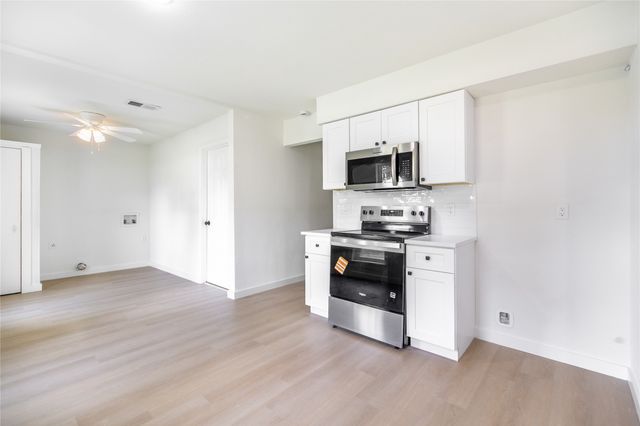 1021 Pleasant Valley Road, Garland, TX 75040
